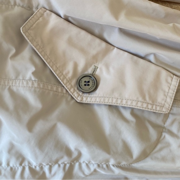 Burberry Brit women’s M rain/utility jacket. Lightweight Unlined. - Picture 12 of 12